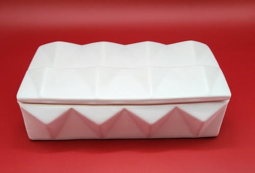 White Modernist Covered Box Global Views Braque Matte Geometric 10.5 x 6 x 3.25” - Picture 4 of 15
