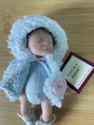 Ashton-Drake "Cute as a button" Minature Realistic Baby Doll Boxed With Cert - Picture 3 of 12