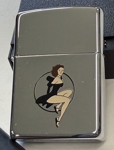 Zippo 1996 Sexy Pinup Girl Polished Chrome Feuerzeug Sealed in Box D962
