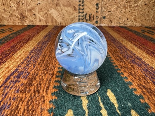 Sammy Hogue Marble 1 1/2” Signed With Stand Light Blue And White Swirl - Picture 3 of 7