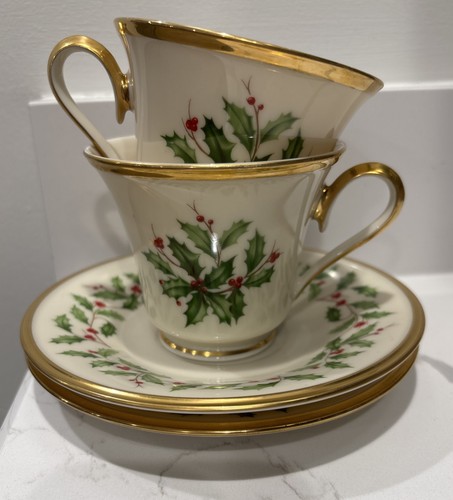 Lenox Holiday Christmas 24K Gold Teacup & Saucer Set Of 2 - Picture 10 of 10