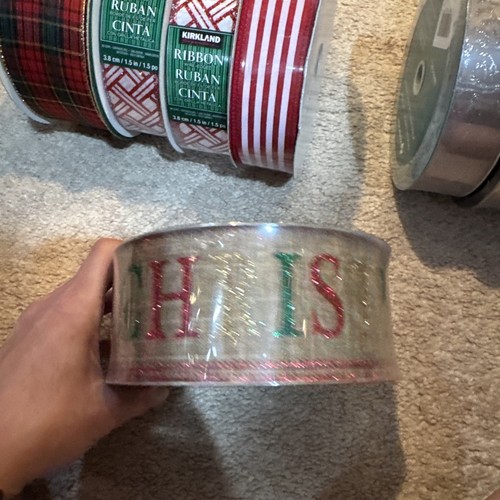 Christmas Ribbon LOT OF 7 4 Rolls 1.5 And 3 Rolls 2.5 Kirkland And Members Mark - Picture 5 of 18