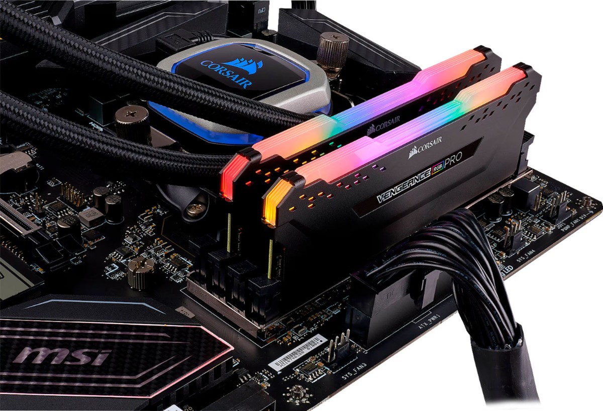 CORSAIR - VENGEANCE RGB PRO 16GB (2x8GB) DDR4 3200MHz C16