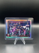 2025 Topps Series 2 - Checklist Carlos Correa #584 Rainbow Foilboard