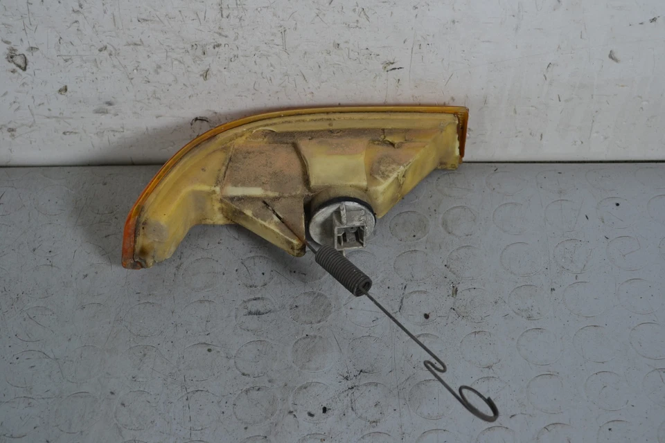 50966- Freccia direzionale anteriore SX Renault Super 5 Dal 1984 al 1996 - Immagine 2 di 2