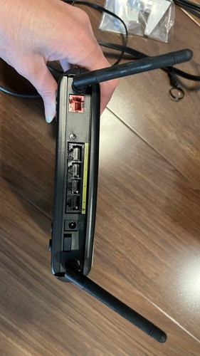 Westell VersaLink DSL Router Mode1 327W 4-Port Single Antenna with Power Brick - Picture 4 of 7