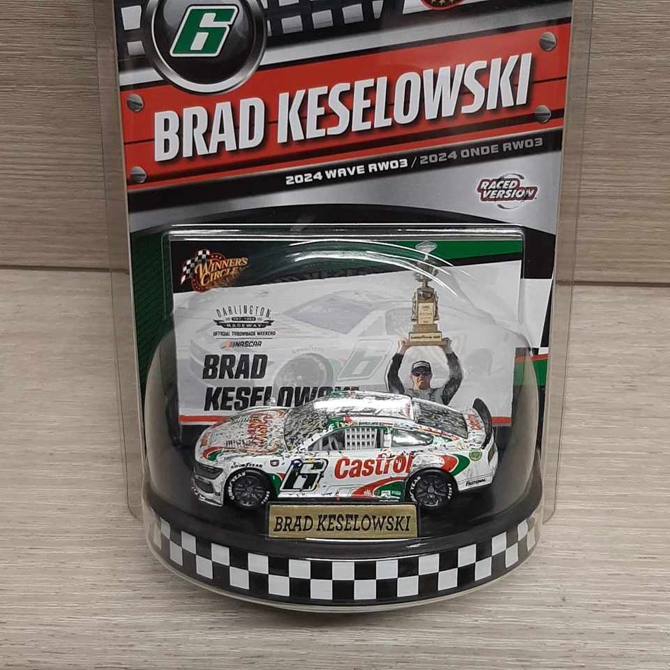 Winner's Circle #6 Brad Keselowski 2024 Castrol NASCAR 1:64 Carrera Lionel Racing Foto 2 de 4