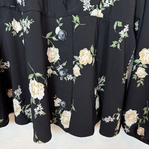 Torrid Damen 4X schwarz Blumen Krepp Surplice Midi Schößchen Bluse Faux Wickel Top - Bild 2 von 9