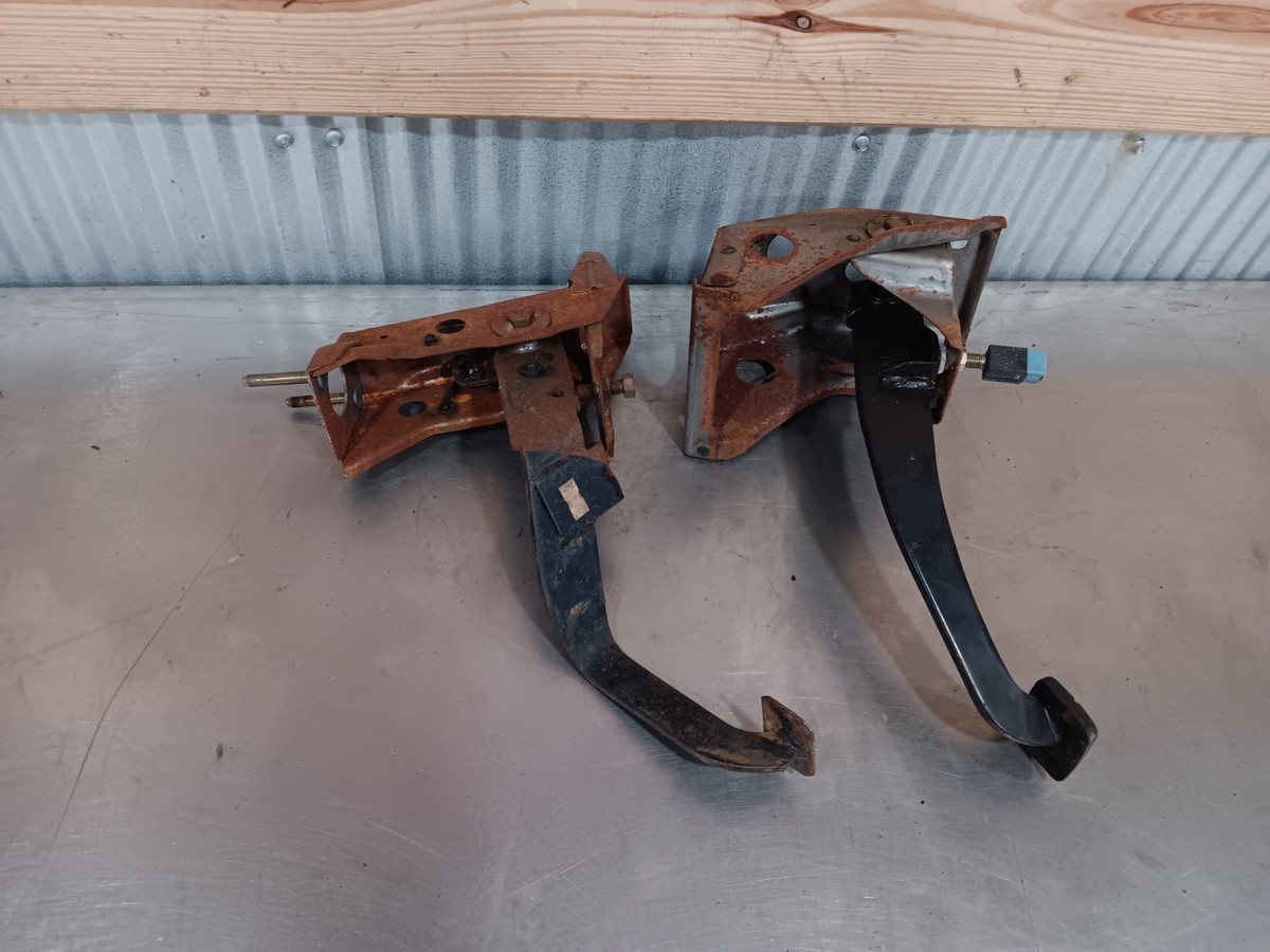86-97 nissan hardbody d21 OEM clutch and brake pedal | eBay