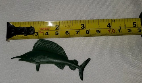 Mini juguete pez espada verde - Imagen 2 de 2