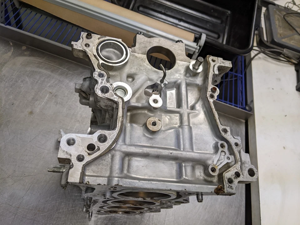 Bloque de cilindros de motor para Toyota Prius C 1.5 12-18 Foto 3 de 4