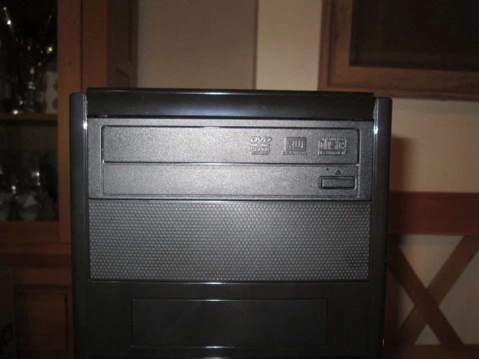 Custom Intel i5-8500T 2.10GHz Hex Core PC, NVMe, SATA HDD, 16Gb RAM, Windows 11 - Image 2 of 4