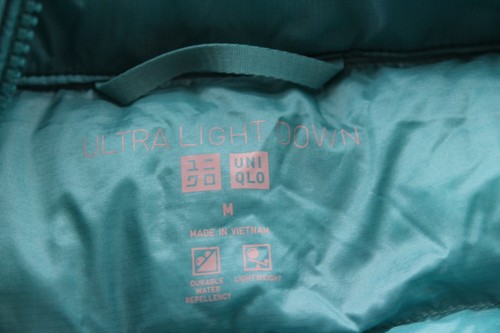 Green tone Uniqlo womens ultra light down hooded jacket coat - medium - BNWT - Picture 4 of 7