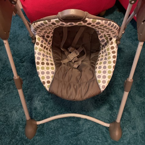 Columpio para bebé de velocidad variable a batería Graco Swing By Me de colección probado usado en excelente estado - Imagen 6 de 11