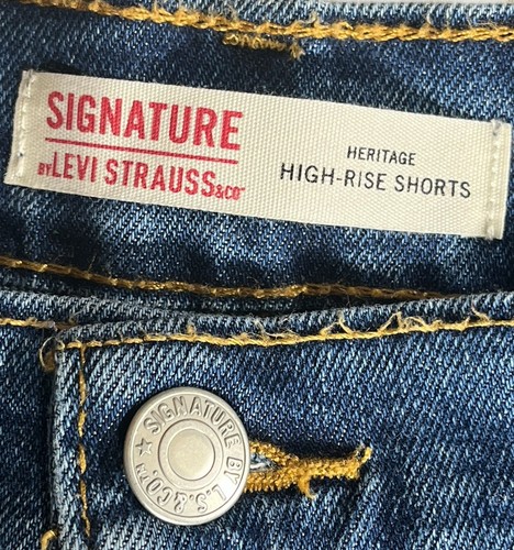 Signature by Levi Strauss Women’s Heritage High Rise Denim Shorts 26W Sz 2 - Picture 4 of 9