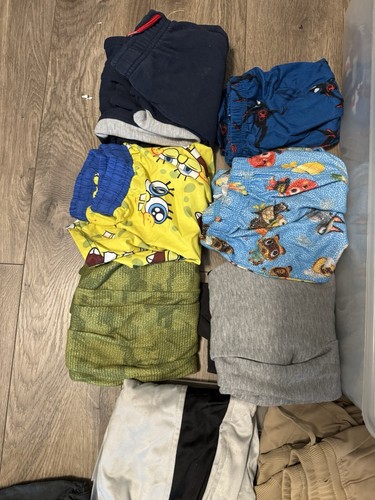 19 Pairs Of Boys Size Six Pants And Shorts Trying To Get Rid Of Fast Send Offers - Picture 6 of 6