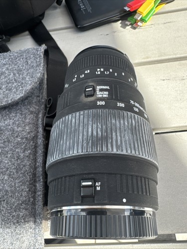 Sigma DG Macro 70-300mm f/4.0-5.6 DG Lens Canon Fit - Picture 3 of 5