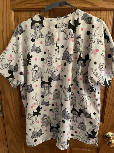 HQ Scrubs Top Womens Medium (M) White With Cats And Dogs In Pink, Black & Gray - Picture 2 of 4