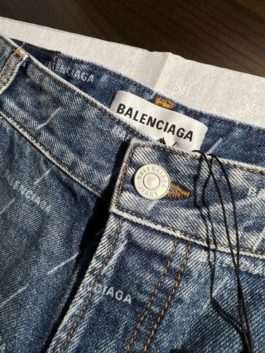 BALENCIAGA Allover Monogram Logo Cropped High Rise Jeans Sz 30 RRP £850 NEW - Picture 7 of 22