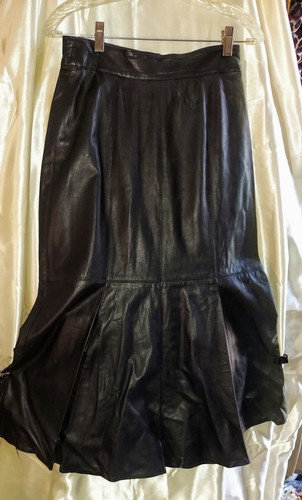 LINA LEE LIGHTLY PLEATED LEATHER SKIRT