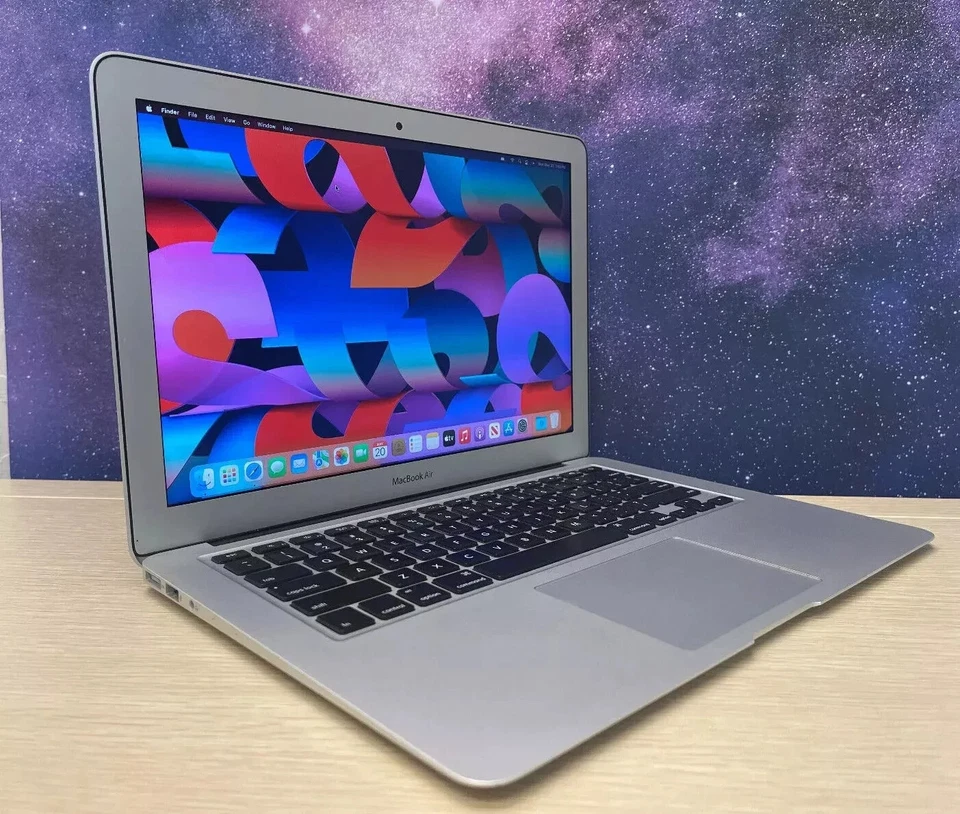 Apple Macbook Air 13" - i5 1.6GHZ 4GB RAM 128GB SSD - Monterey - - Image 2 of 4