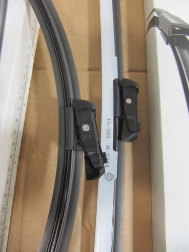 SET SPAZZOLE TERGICRISTALLO ANTERIORI CITROEN DS5 2011-16 AERO FIT 30 e 25" 630-750 pollici originali - Foto 3 di 4