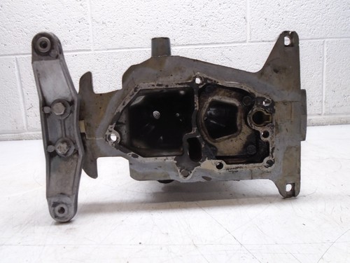 M5 385689 Johnson Evinrude 18 20 25 HP Exhaust Housing Leg & Rubber Mounts - Picture 5 of 6