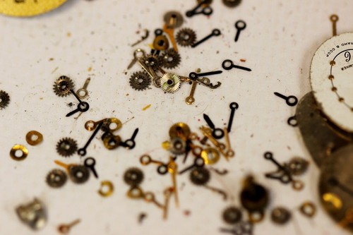 Lot of Vintage Watch Parts – Dials, Gears, Hands – 102g for Repair or Steampunk - Picture 8 of 11