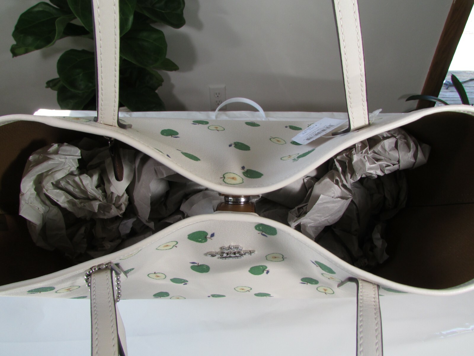 NWT Coach Coat Canvas Apple Print City Tote C4119 Chalk / Green Multi