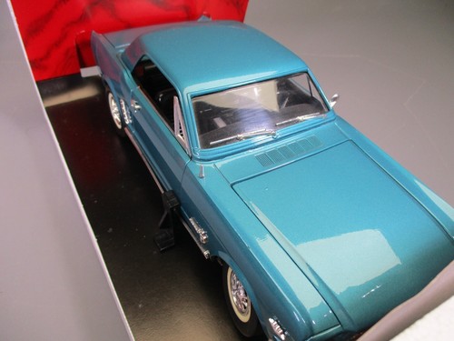 AX139 MIRA GOLDEN LINE 1/18 1:18 FORD MUSTANG 1965 BLEUE REF 6113 - Imagen 4 de 14