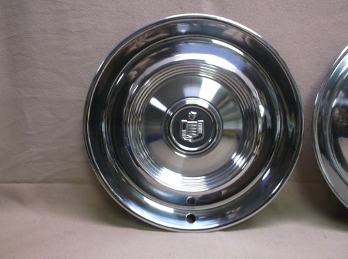 1961 MERCURY MONTEREY COLONY PARK COMMUTER METEOR 600 800 PAIR ORIGINAL HUBCAPS - Picture 2 of 12
