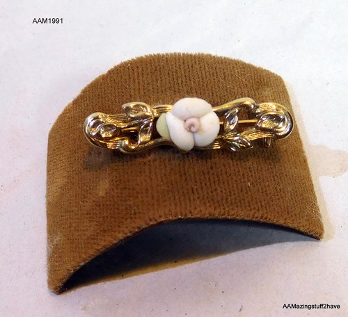 Gold Tone with Porcelain Pink Rose Pin Brooch 1-1/8” Hat Lapel  Vintage - Picture 1 of 11