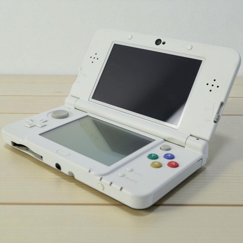 Nintendo new 3DS console Black and White/Black Used RANK A/B Region free from US - Picture 9 of 18