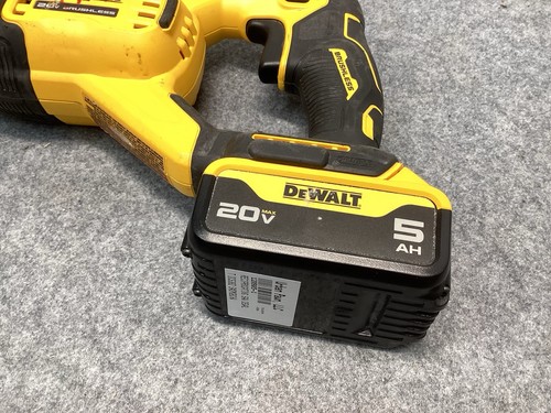 Dewalt 20v MAX XR Brushless Variable Speed Reciprocating Saw DCS382 W/5Ah Batt - Picture 4 of 9
