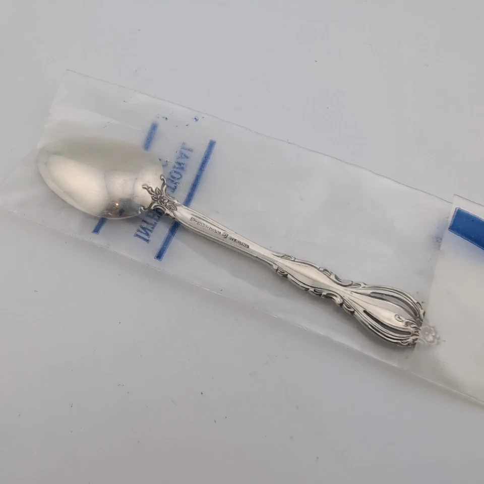 Cuchara Demitasse International Grande Regency de plata esterlina - 4 1/8" - Nueva Foto 2 de 3