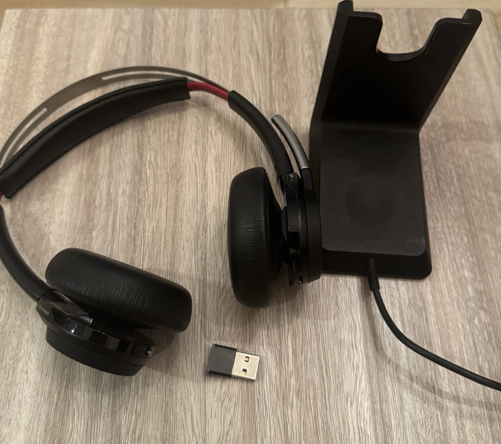 Plantronics Voyager Focus UC Wireless Bluetooth Headset W/ Charging Stand + USB