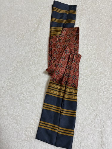 Nina Ricci Silk Scarf 53.5" Red Navy Gold Geometric Pattern France - Foto 12 di 14