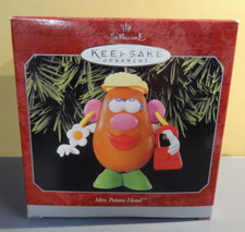 RARE 1998 HALLMARK KEEPSAKE ORNAMENT - MRS. POTATO HEAD - NRFB