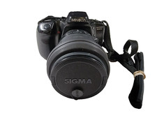 Minolta Maximum 400si 35mm SLR Film Camera with Sigma 28-200mm 1:3.8-5.6 Lens
