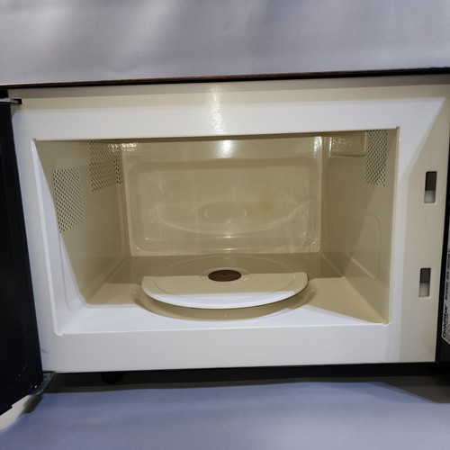 Vintage Goldstar Turntable Microwave 1980s Wood Grain 120 VAC WM-061M Digital - Picture 10 of 24