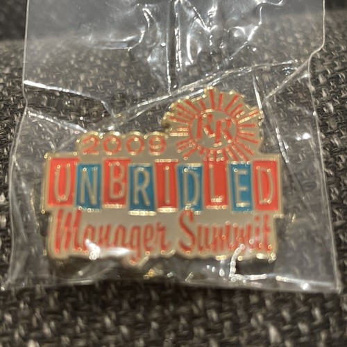 RR Red Robin Restaurants Lapel Pin Rare Vintage Unbridled 2009 Manager Summit