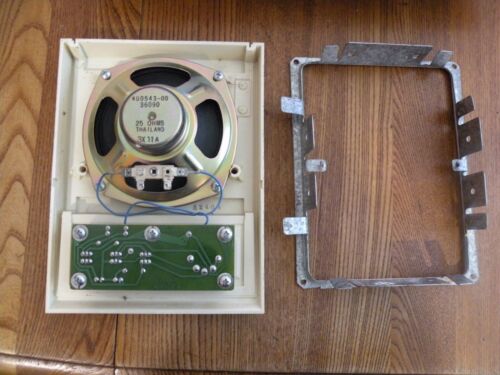 Nutone ISA35W Musik Gegensprechanlage Wandfernbedienung (Bisque) mit Befestigungshalterung - Bild 2 von 2