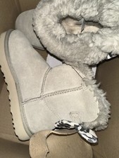 Mini UGGS. Women’s Bailey bow velvet leopard