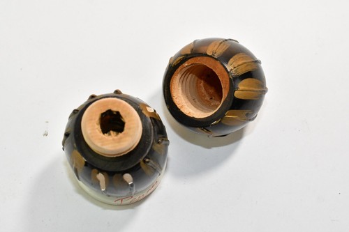 Wooden Figural Vintage Brown Hand painted Pussy Cat Pepper Mill Google Eyes Folk - Picture 7 of 9