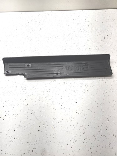 2008 BMW 528I - Engine / Intake Manifold Cover - Picture 5 of 9