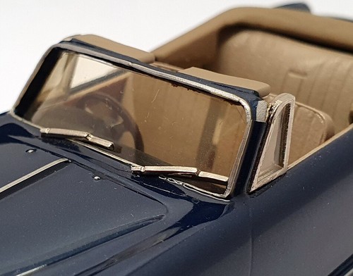 Top Marques 1/43 Scale HE8 - 1966-67 Alvis TF Convertible - Seychelle Blue - Picture 4 of 7