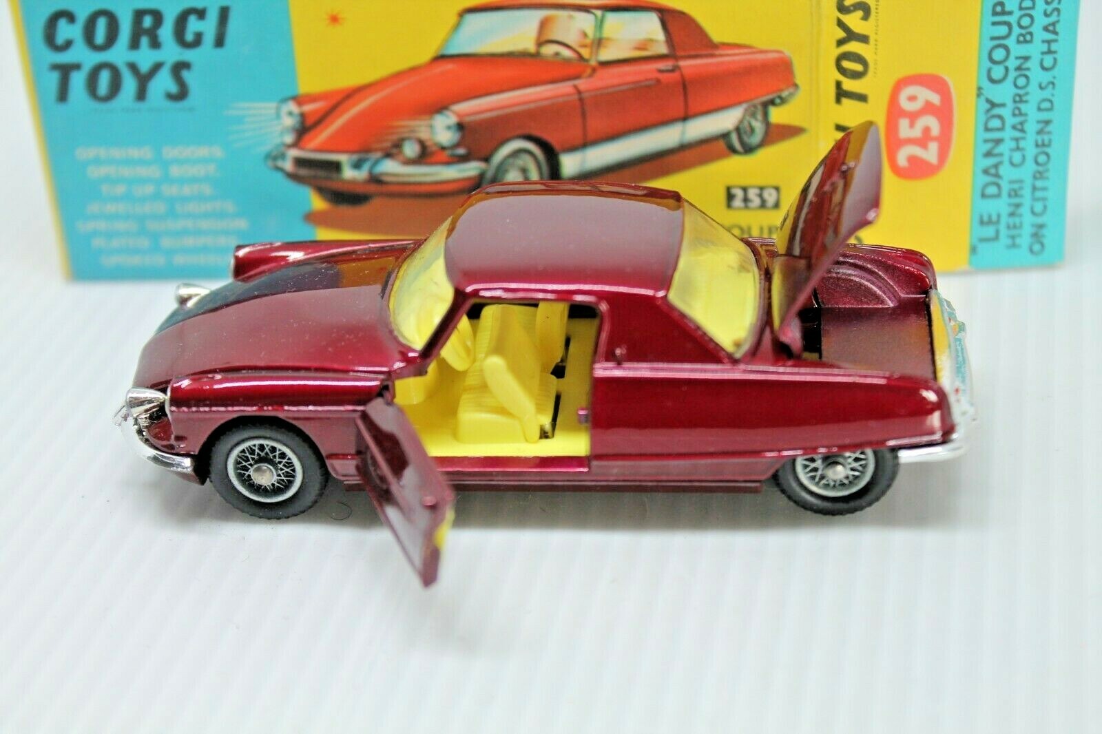CORGI TOYS 259 CITROEN Le Dandy COUPE DS 19 Henri Chapron 1 43 Comme neuf CORGI TOYS 259 CITROEN Le Dandy COUPE DS 19 Henri Chapron 1 43 Comme neuf