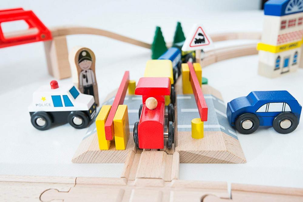 Traditional Wooden Train Set - over 100 pieces - Compatible Compatible Compatible with Brio and... a580f7 Traditional Wooden Train Set - over 100 pieces - Compatible Compatible Compatible with Brio and... a580f7