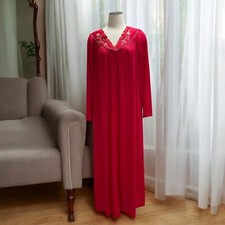 Vintage Red Embroidered Nightgown Floral Long Sleeve Maxi Lounge Elegant Glamour