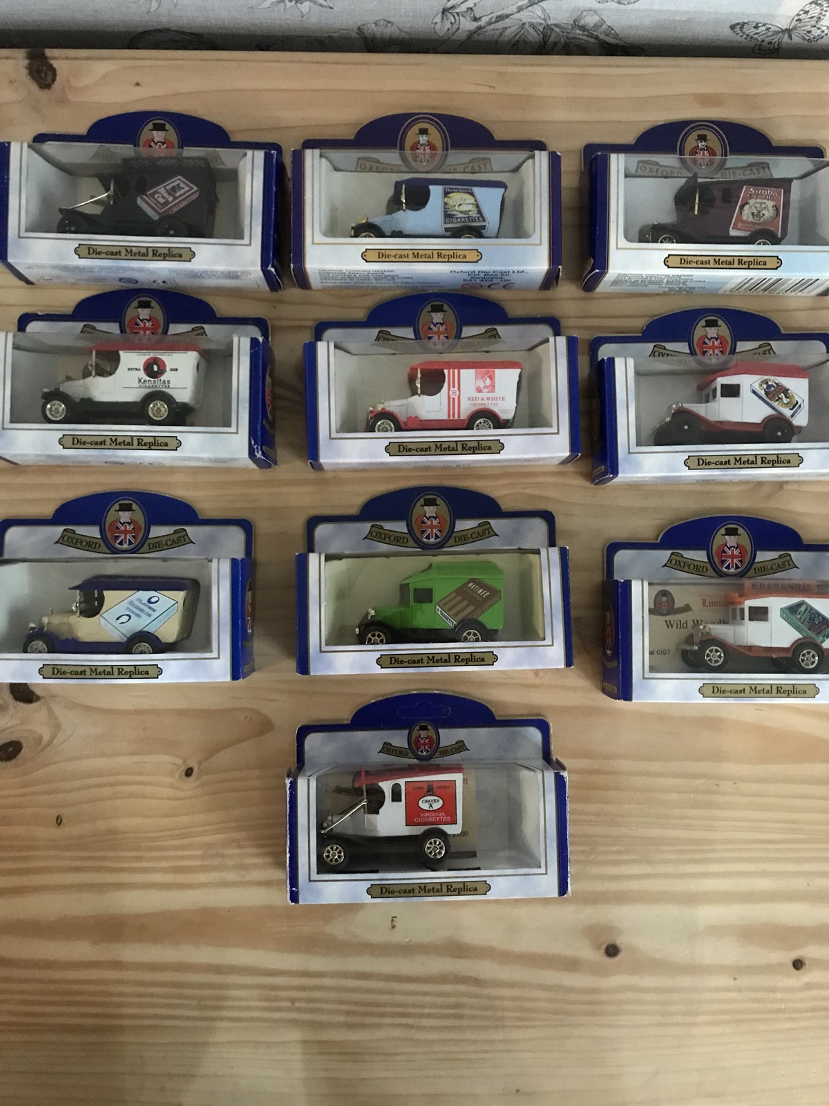 Oxford diecast Collection X 10 Cigarette Adgreenising Boxed Various Oxford diecast Collection X 10 Cigarette Adgreenising Boxed Various